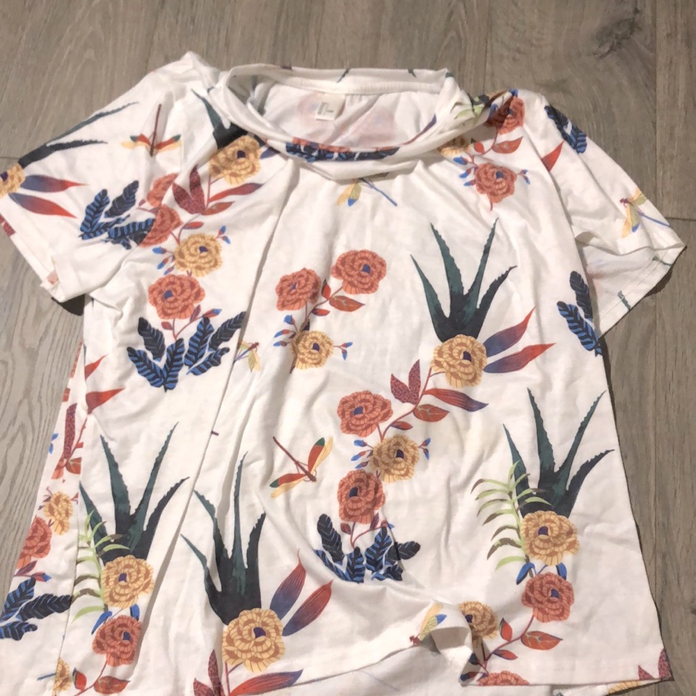 Floral Top • Women’s L